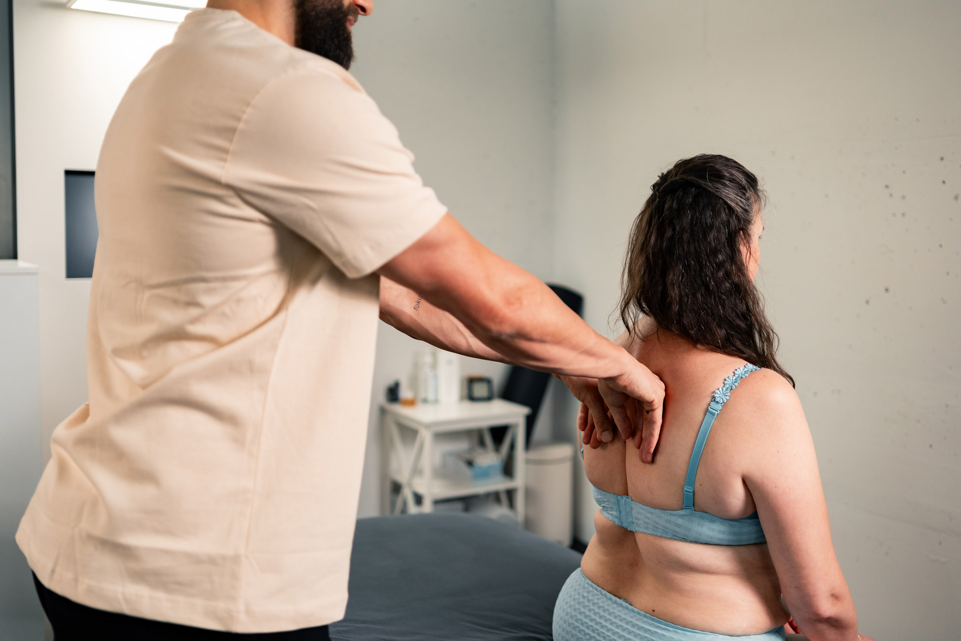 Rolfing in Basel im Studio von Hand und Fuss by Max Binder